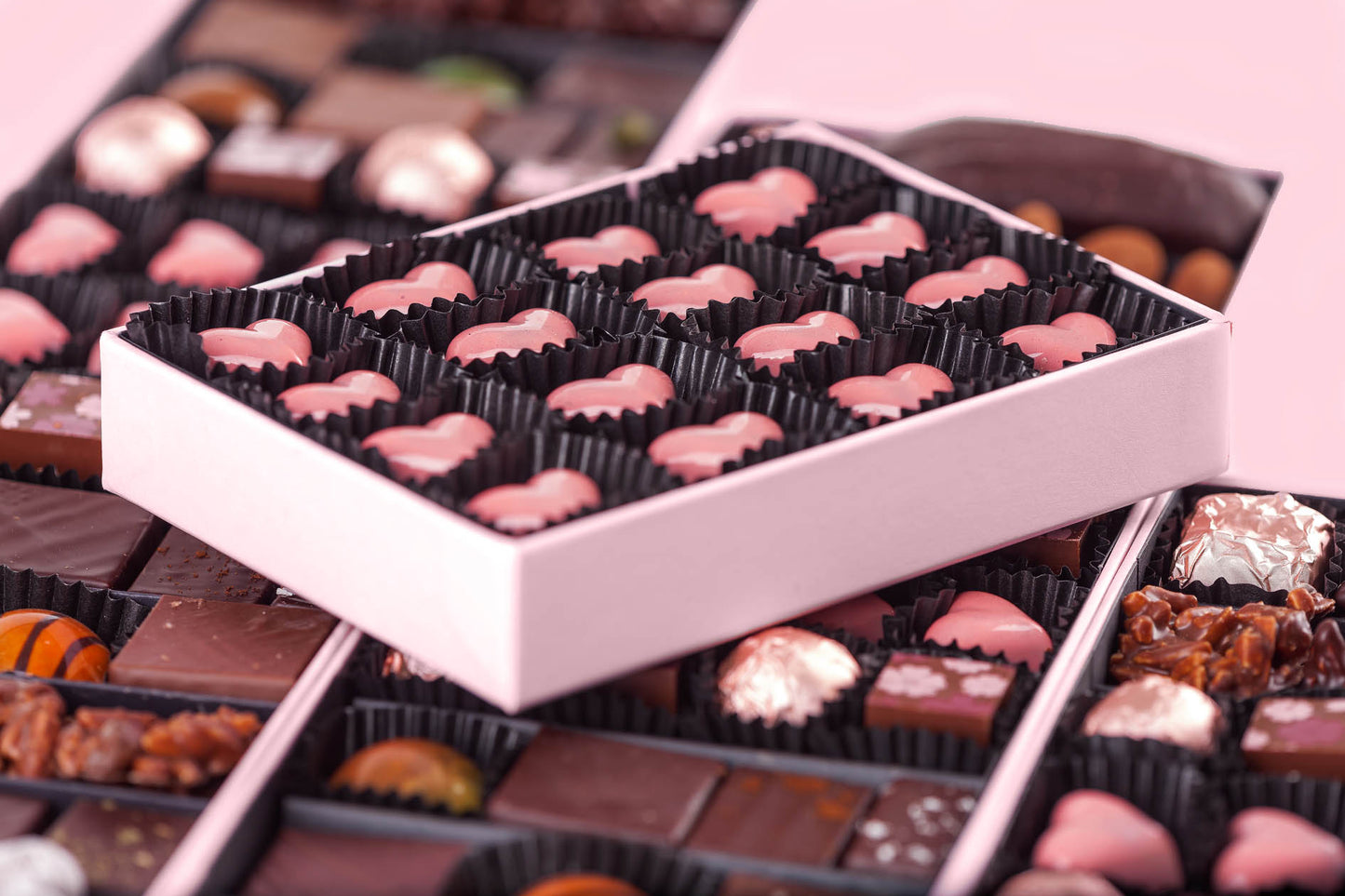 A Hill St. Luxury Chocolate Box of 16 Hearts